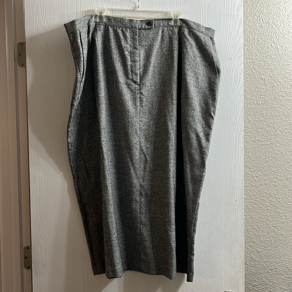 Kathy Lee Women's Black and White Trouser Skirt Size 26W